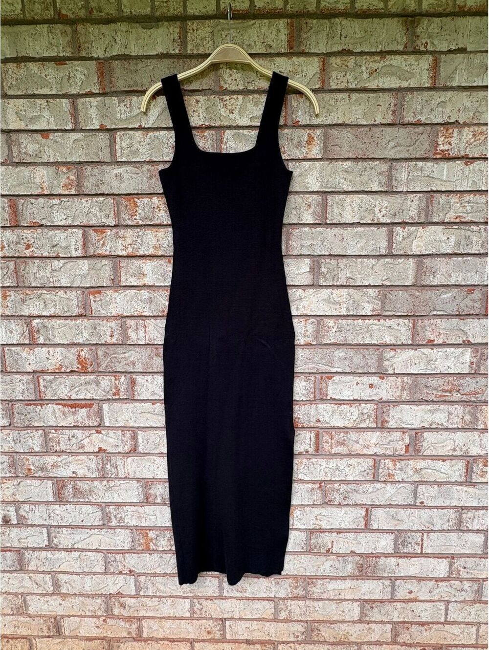 Zessica Black Fitted Dress With a slit on side Size M